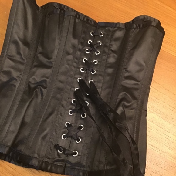 Corset steel-boned sequin skull on satin - Picture 2 of 3